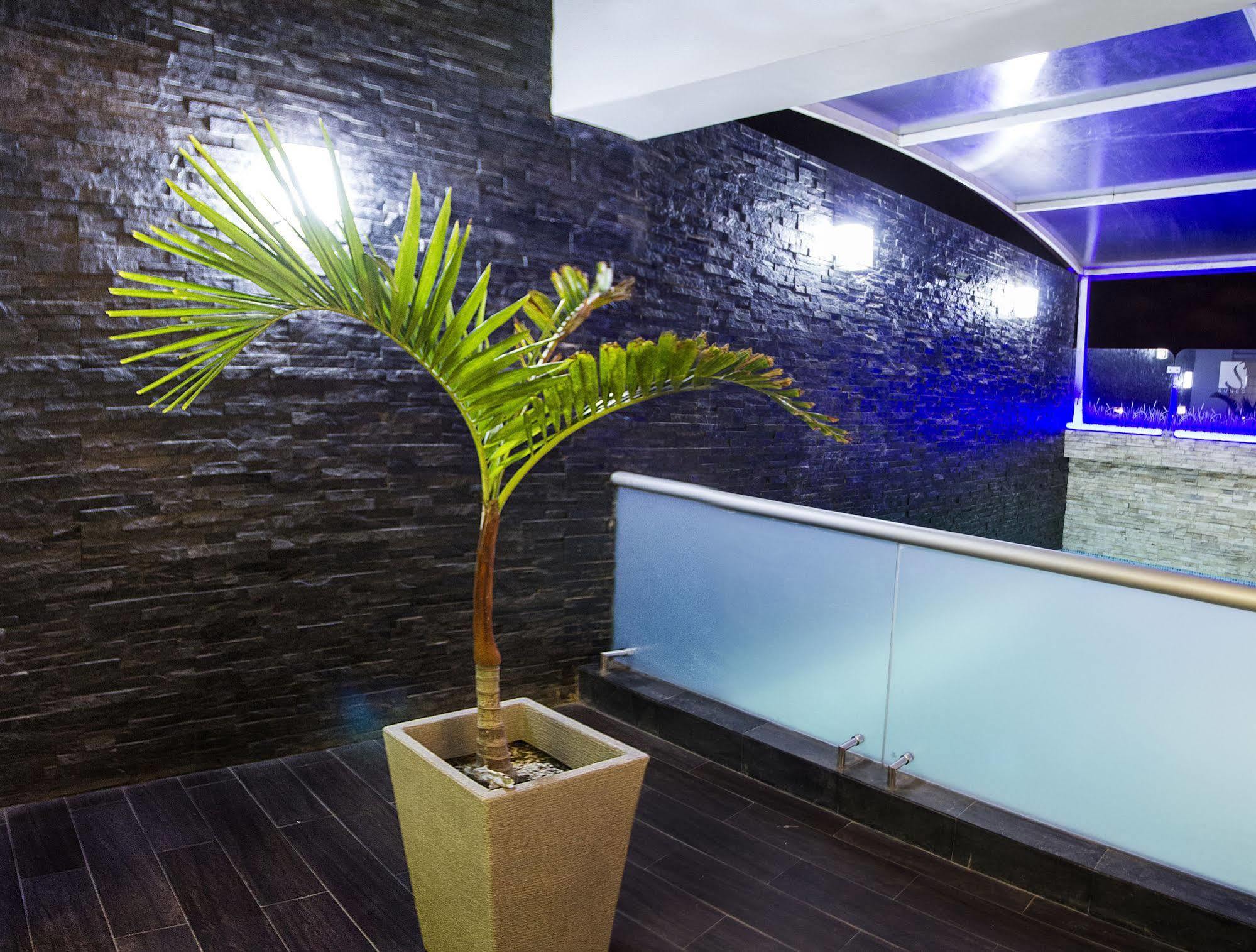 Sunec Hotel Чиклайо Экстерьер фото